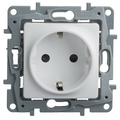 Розетка одноместная Etika с заземлением без шторок 16А белый 672221 Legrand