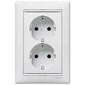 Розетка двухместная Valena скрытой установки с заземлением со шторками 16А в сборе белый 774400 Legrand