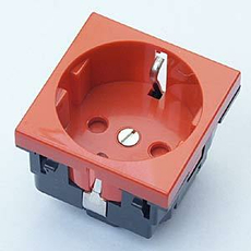 Розетка одноместная 2К+З КРАСНАЯ с механической блокировкой шторки, винтовой зажим 077214 Mosaic New Legrand