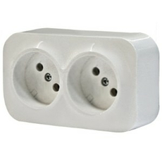 Розетка двухместная 2К 16А без шторок открытой установки белый Quteo 782212 Legrand