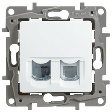 Розетка RJ11+RJ45 телефонная+компьютерная Etika cat.5e UTP белый 672252 Legrand