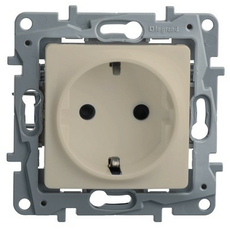 Розетка одноместная Etika с заземлением без шторок 16А бежевый 672321 Legrand