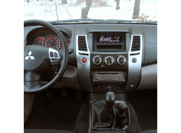 Переходная рамка Mitsubishi L200, Pajero Sport RMS-N23