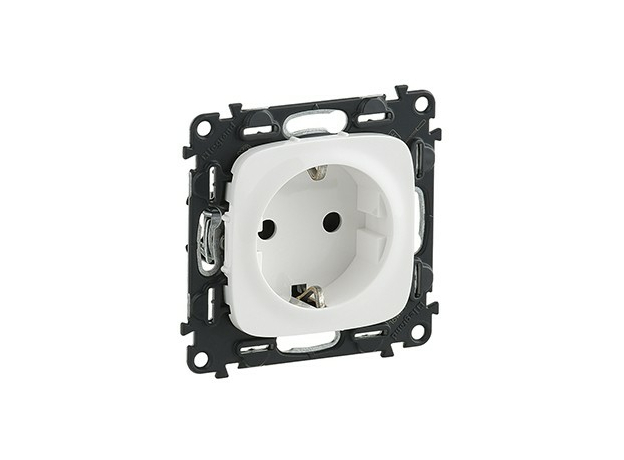 Розетка одинарная Valena ALLURE скрытой установки силовая 2К+З с заземлением 16А 250В с лицевой панелью безвинтовые зажимы белый 753721 Legrand