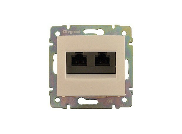 Розетка RJ45+RJ45 компьютерная Valena скрытой установки IP20 UTP cat. 5е бежевый 774131 Legrand