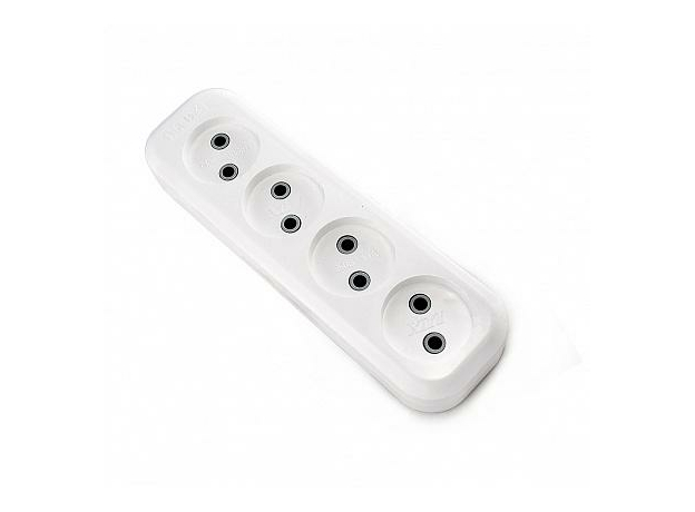 Колодка розеточная У4-О 4 гнезда/розетки без заземления LUX