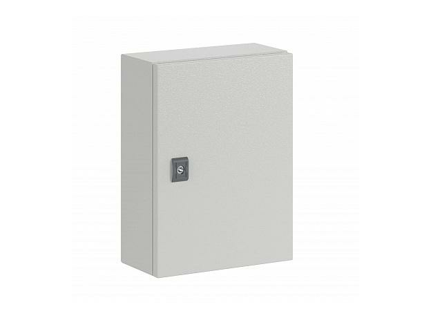 Корпус сварной навесной серии ST с монтажной платой Размер: 400 x 300 x 150 мм IP65 код R5ST0431 DKC