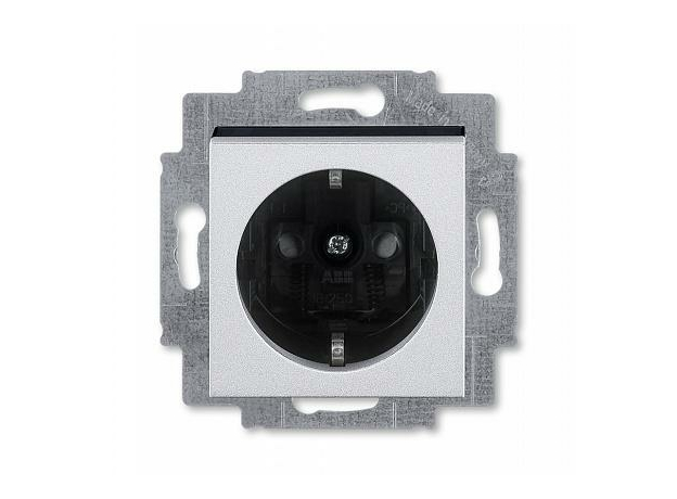Розетка Levit скрытой установки с заземлением со шторками 16А серебро / дымчатый чёрный 2CHH203457A6070 ABB