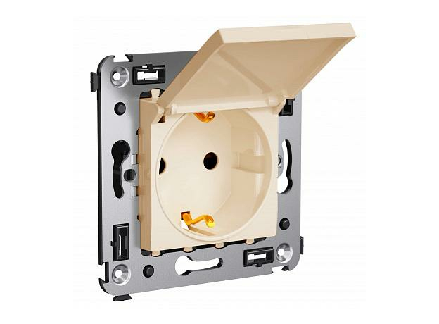 Розетка в стену Avanti скрытой установки IP41 2P+E с заземлением со шторками 16А с крышкой Ванильная дымка 4405013 DKC