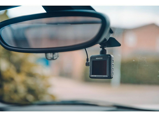 Видеорегистратор Kenwood DRV-330 Видеорегистратор Kenwood DRV-330